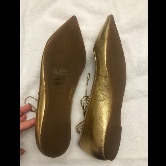 Michael Kors metalic gold lace up pointy flats NEW - Picture 4 of 6